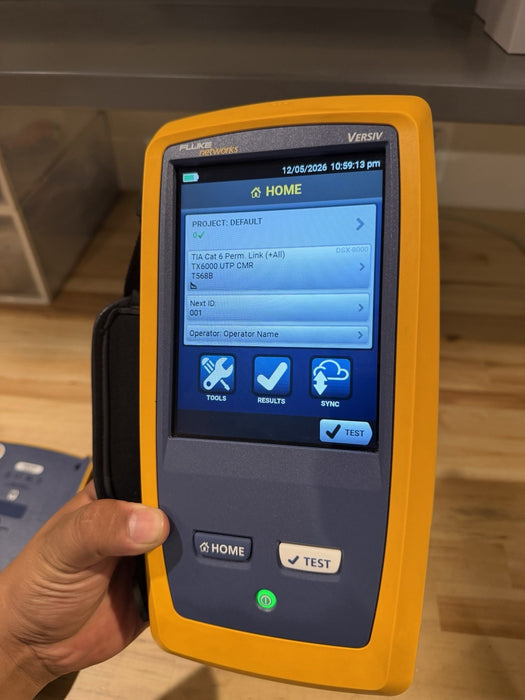 FLUKE NETWORKS VERSIV MAINFRAME & REMOTE WITH CHARGER