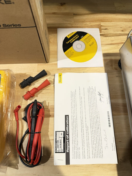 FLUKE 724 TEMPERATURE CALIBRATOR METER / NEW SEALED - FREE SHIPPING (TESTED) NEW