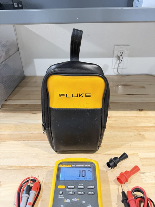 FLUKE 87V TRUE RMS MULTIMETER W/ LEADS (TESTED) SHIPS FAST