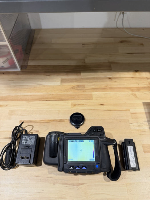 FLIR T440 THERMAL IMAGING CAMERA W/ CHARGER & BATTERY (TESTED) FREE SHIPPING