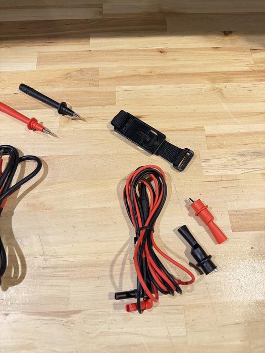 FLUKE 1507 INSULATION MULTIMETER W/ LEADS & CLIPS