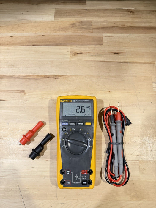 FLUKE 179 MULTIMETER WITH LEADS & CLIPS