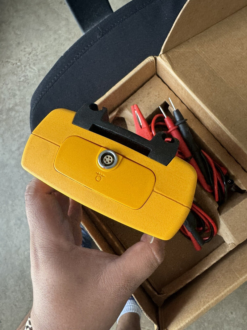 FLUKE 725 MULTIFUNCTION PROCESS CALIBRATOR WITH BOX USED