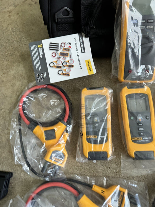 FLUKE 3000 FC IND WIRELESS TRUE RMS DIGITAL MULTIMETER INDUSTRIAL KIT NEW