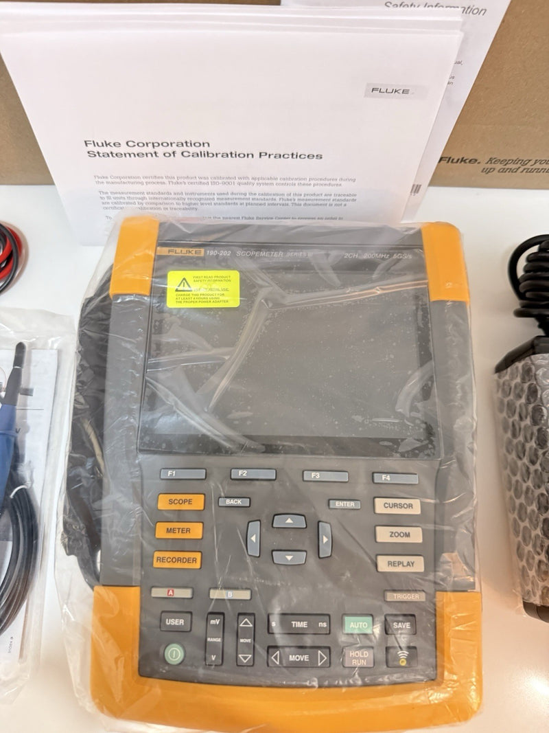 FLUKE 190-202-III 2CH 200MHZ 5GSS SCOPEMETER CALIBRATED 2024