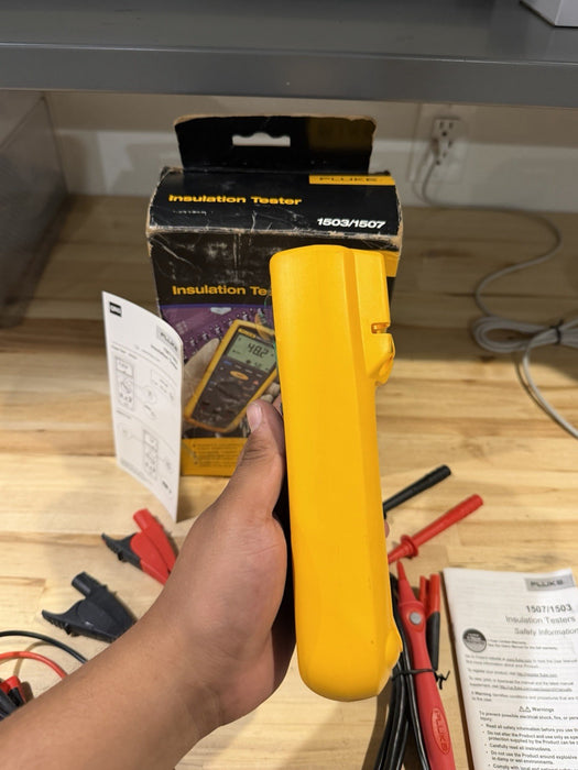 FLUKE 1507 INSULATION MULTIMETER W/ LEADS & CLIPS - SHIPS FAST (NEW)