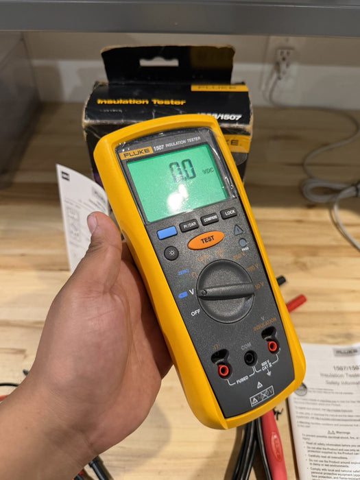 FLUKE 1507 INSULATION MULTIMETER W/ LEADS & CLIPS - SHIPS FAST (NEW)