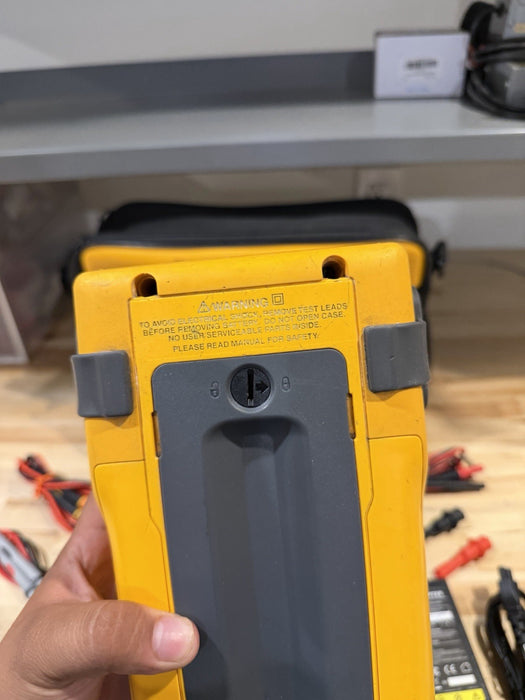 FLUKE 754 DOCUMENTING PROCESS CALIBRATOR WITH ACCESSORIES TESTED