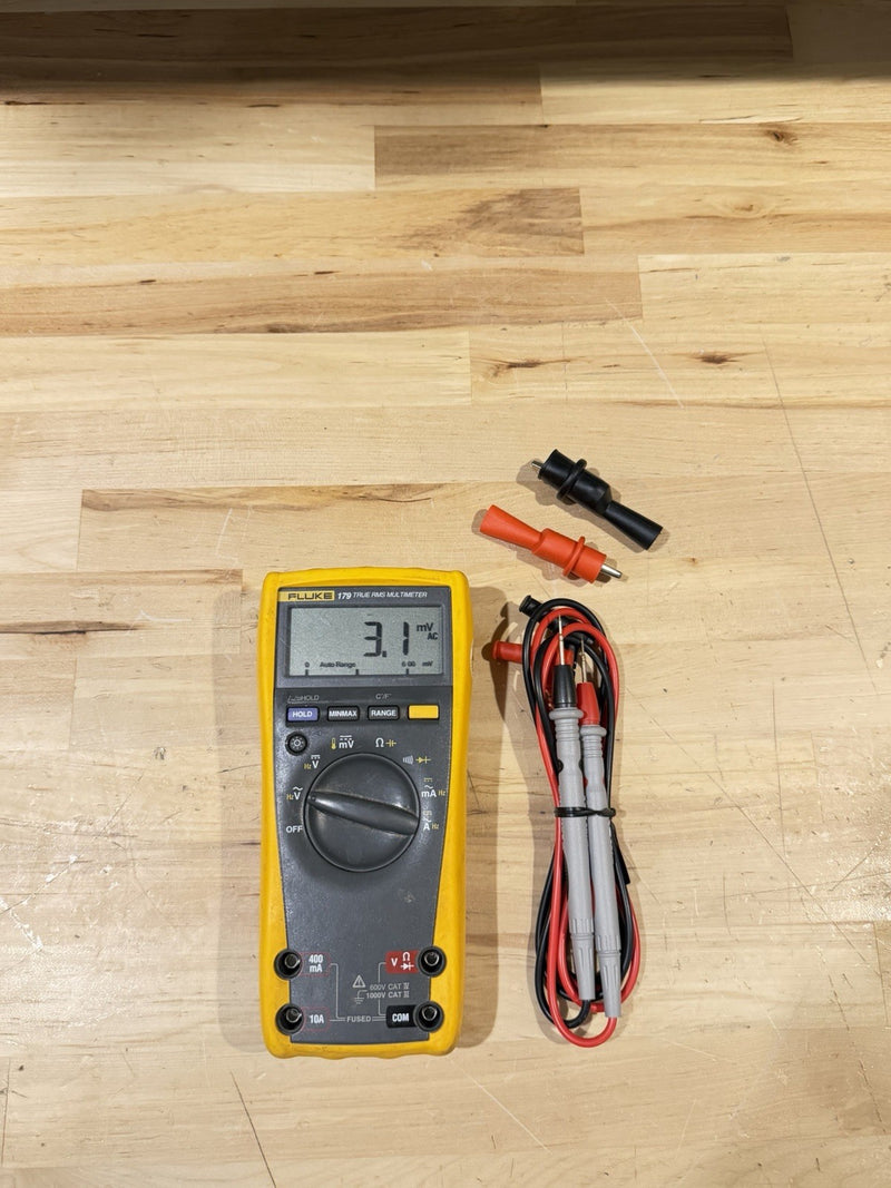 FLUKE 179 MULTIMETER W/ LEADS & CLIPS (SHIPS FAST)