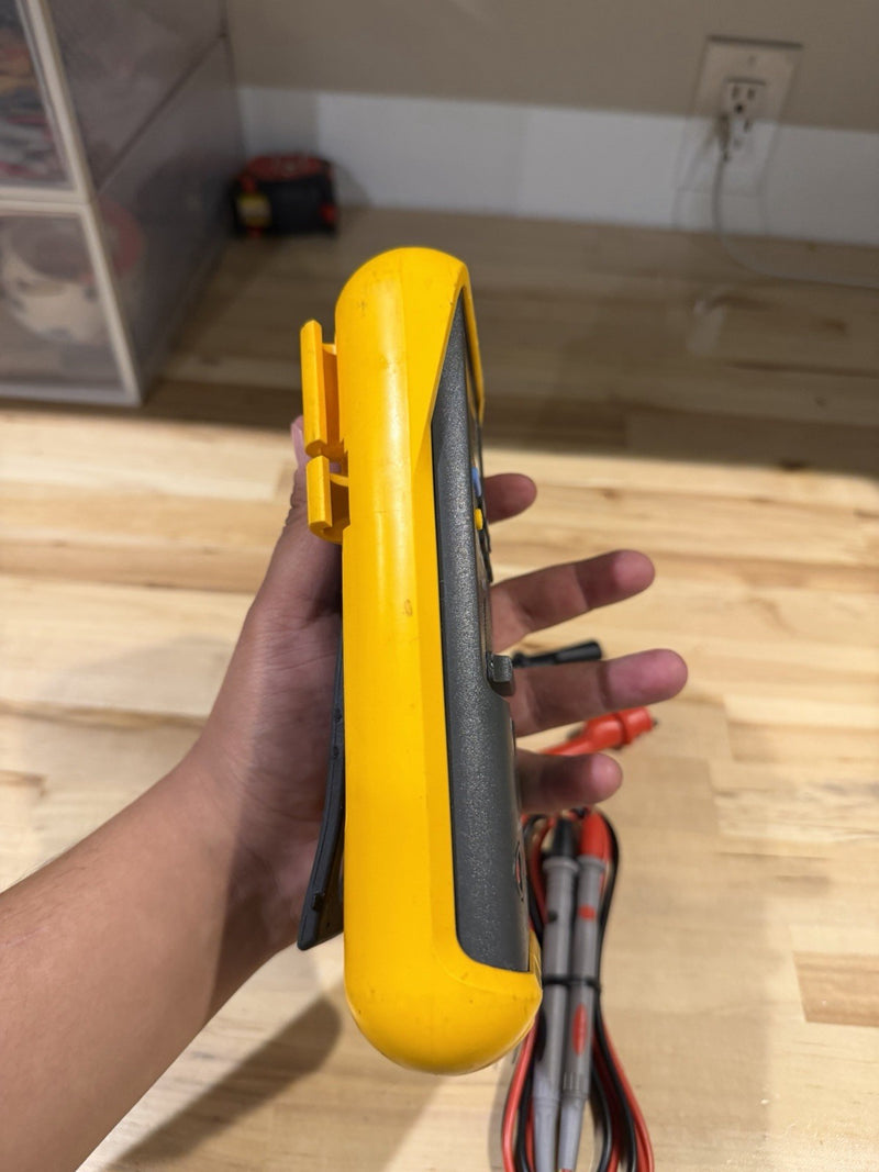 FLUKE 87 III TRUE RMS MULTIMETER WITH LEADS & CLIPS