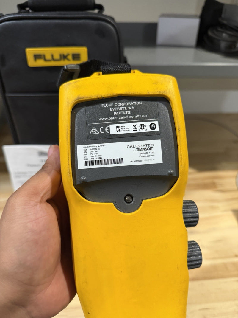 FLUKE 719 PRO 300G ELECTRIC PRESSURE CALIBRATOR W/ ACCESSORIES (SHIPS FREE)