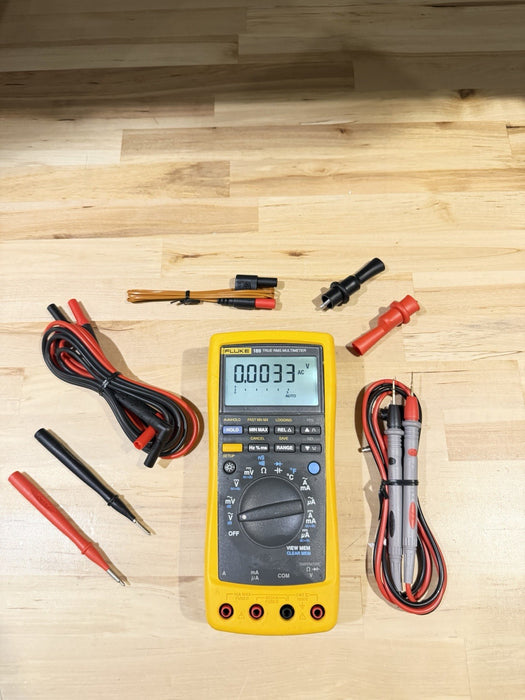 FLUKE 189 TRUE RMS MULTIMETER WITH LEADS AND CLIPS TESTED