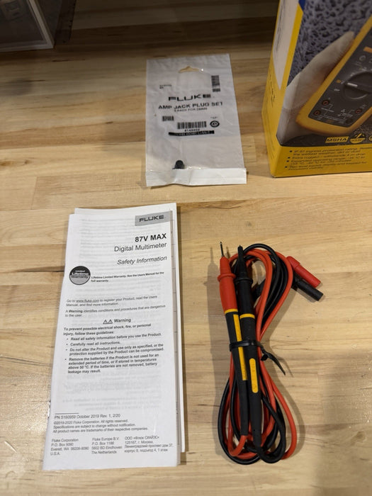 FLUKE 87V MAX TRUE RMS MULTIMETER W/ LEADS & CLIPS (TESTED) SHIPS FAST
