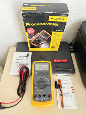 FLUKE 787 PROCESSMETER WITH BOX MANUALS & LEADS