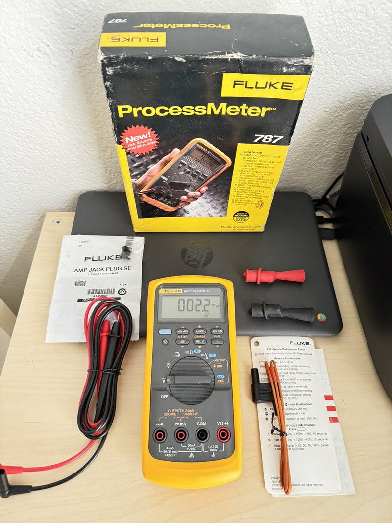 FLUKE 787 PROCESSMETER WITH BOX MANUALS & LEADS