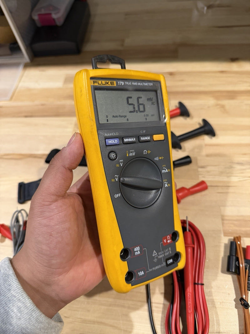 FLUKE 179 TRUE RMS MULTIMETER KIT WITH LEADS & ACCESSORIES TESTED