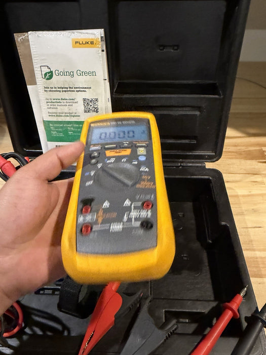 FLUKE 1587 FC INSULATION MULTIMETER W/ LEADS & CASE (TESTED) SHIPS FAST