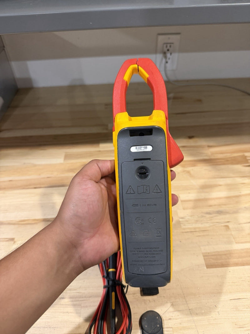 FLUKE 378 FC NON-CONTACT VOLTAGE CLAMP METER WITH LEADS