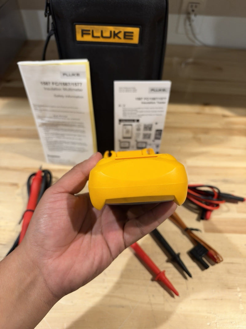 FLUKE 1587 FC 2 IN 1 HANDHELD DIGITAL INSULATION MULTIMETER W/ ACCESSORIES