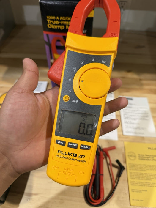 FLUKE 337 TRUE RMS CLAMP METER WITH LEADS & CLIPS RARE