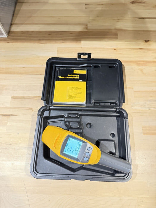 FLUKE 568 IR THERMOMETER WITH CASE TESTED
