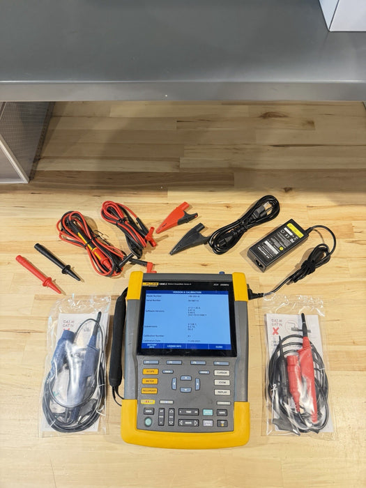 FLUKE 190M-2 MEDICAL SCOPEMETER SERIES III 2CH 200MHZ W/ ACCESSORIES (TESTED)
