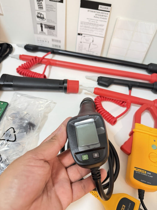 FLUKE BT521 BATTERY ANALYZER KIT W/ACCESSORIES (NEW FACTORY SEALED)CAL 2025/2026