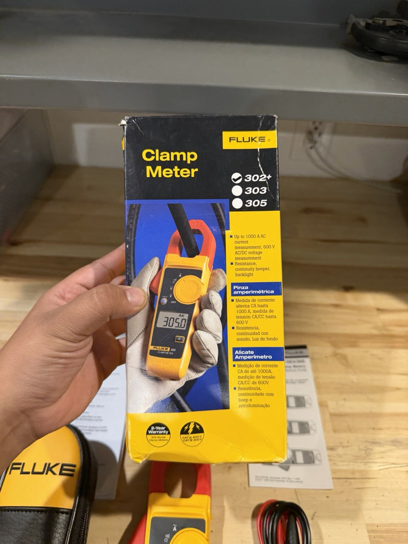 FLUKE 302+ CLAMP METER (NEW SEALED) SHIPS FAST
