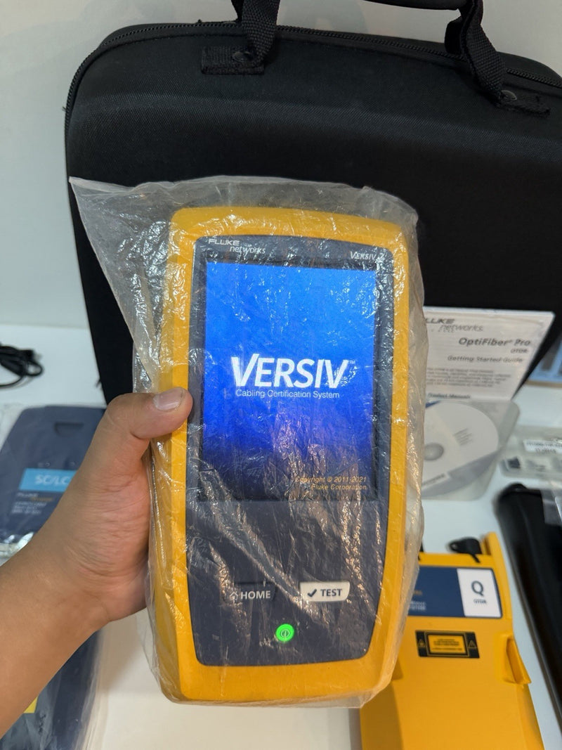 FLUKE NETWORKS OFP2-100-QI OPTIFIBER PRO QUAD OTDR V2 KIT (NEW SEALED) TESTED