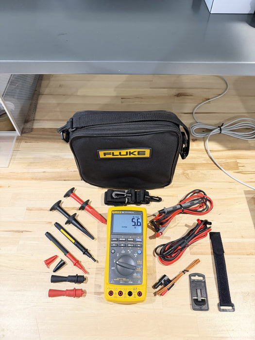 FLUKE 789 PROCESS METER W/ ACCESSORIES (TESTED) EXCELLENT CONDITION