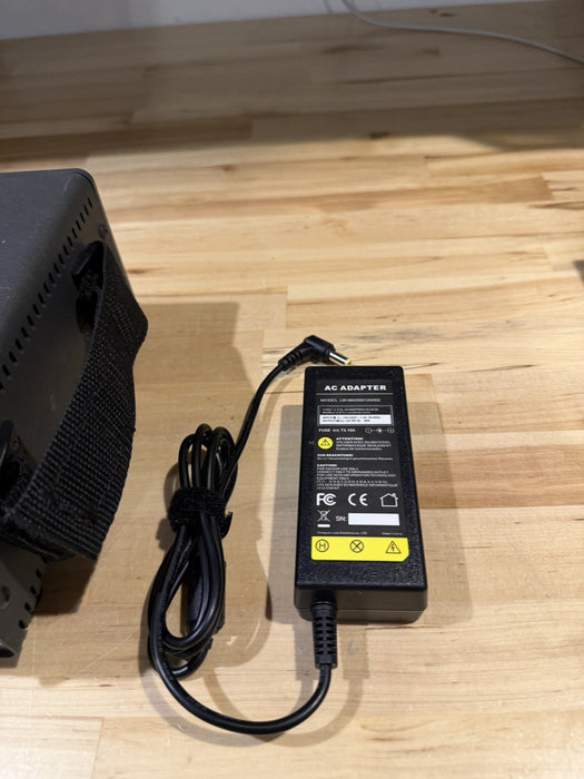 FLUKE 9140 22207T DRY-WELL CALIBRATOR WITH CHARGER TESTED