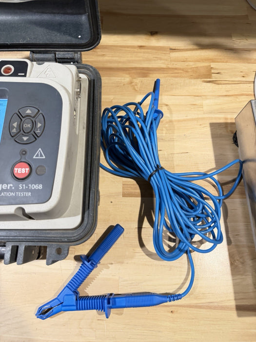 MEGGER S1-1068 10KV INSULATION TESTER W/ LEADS & CHARGER (FREE SHIPPING) TESTED