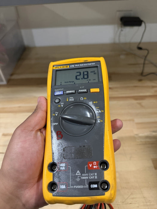 FLUKE 179 MULTIMETER WITH LEADS & CLIPS