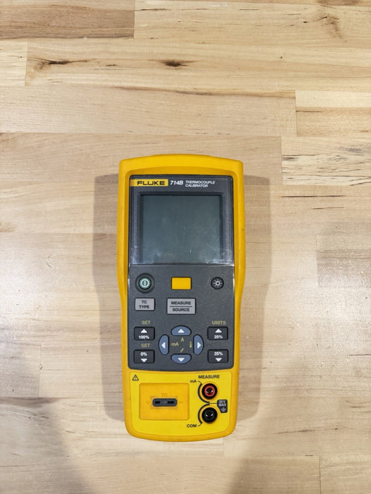 FLUKE 714B THERMOCOUPLE CALIBRATOR FOR PARTS