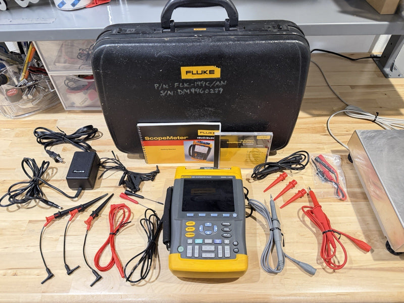 FLUKEE 199C 200MHZ 2.5GS/S SCOPEMETER COLOR WITH ACCESSORIES TESTED