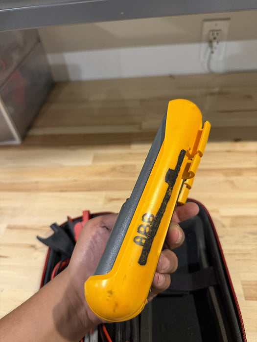FLUKE 787 PROCESS METER W/ LEADS & CLIPS  (EXCELLENT CONDITION)-FREE SHIPPING
