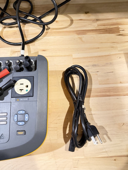 FLUKE ESA620 BIOMEDICAL ELECTRICAL SAFETY ANALYZER WITH CHARGER & LEADS