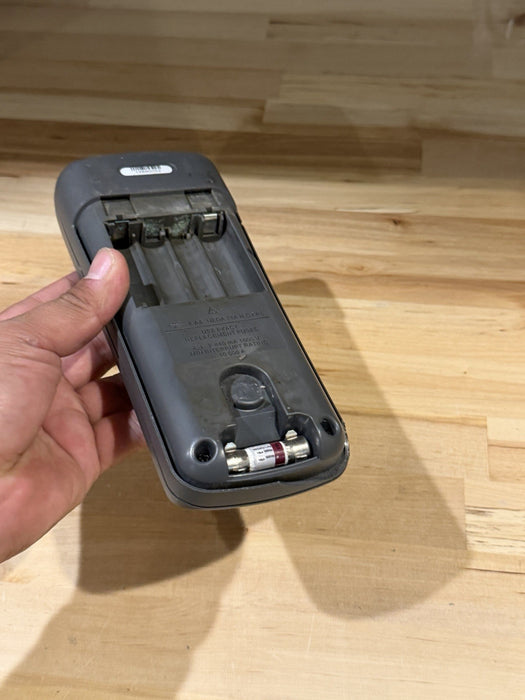FLUKE 1587 INSULATION TESTER (PARTS ONLY) DOESN’T WORK