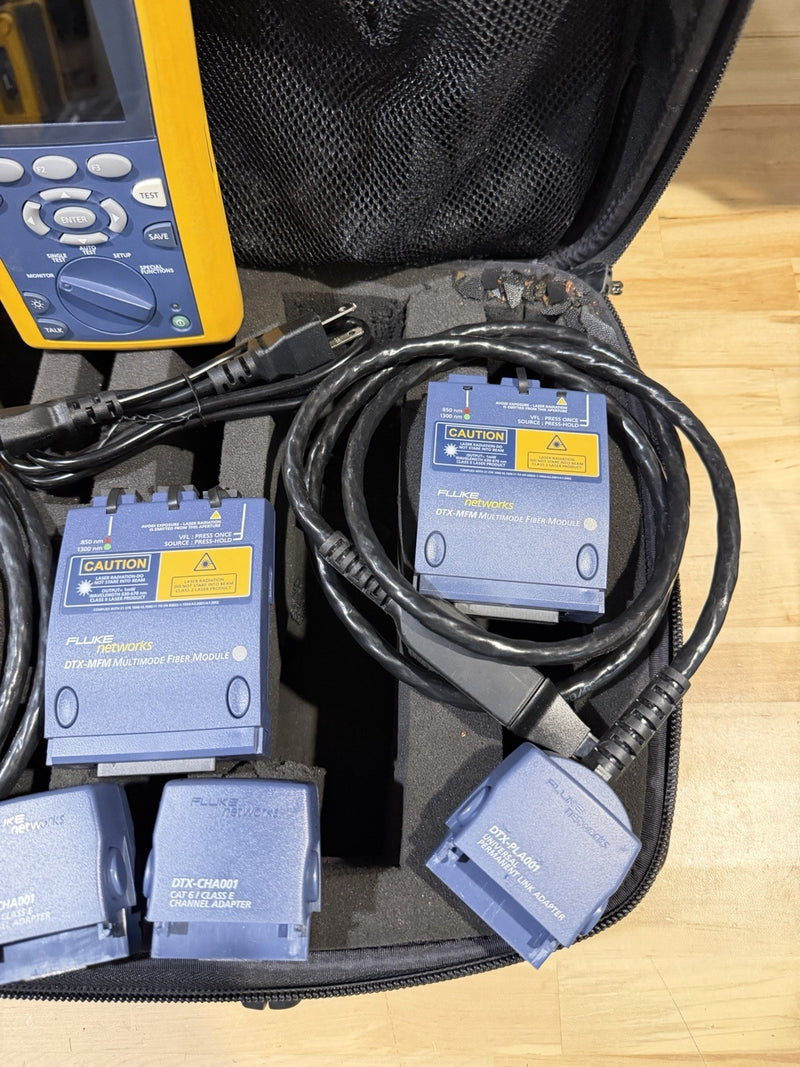 FLUKE DTX-1200 CABLE ANALYZER KIT W ACCESSORIES & MODULES (TESTED) SHIPS FREE