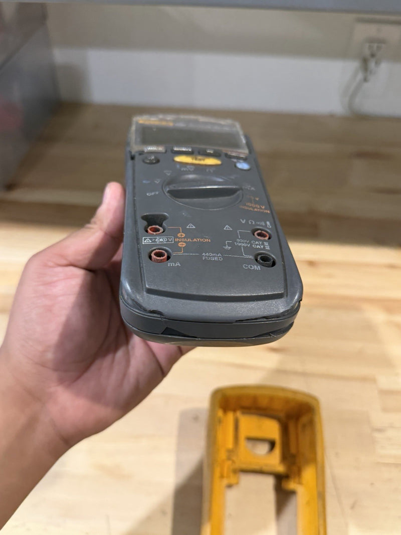 FLUKE 1587 INSULATION TESTER (PARTS ONLY) DOESN’T WORK