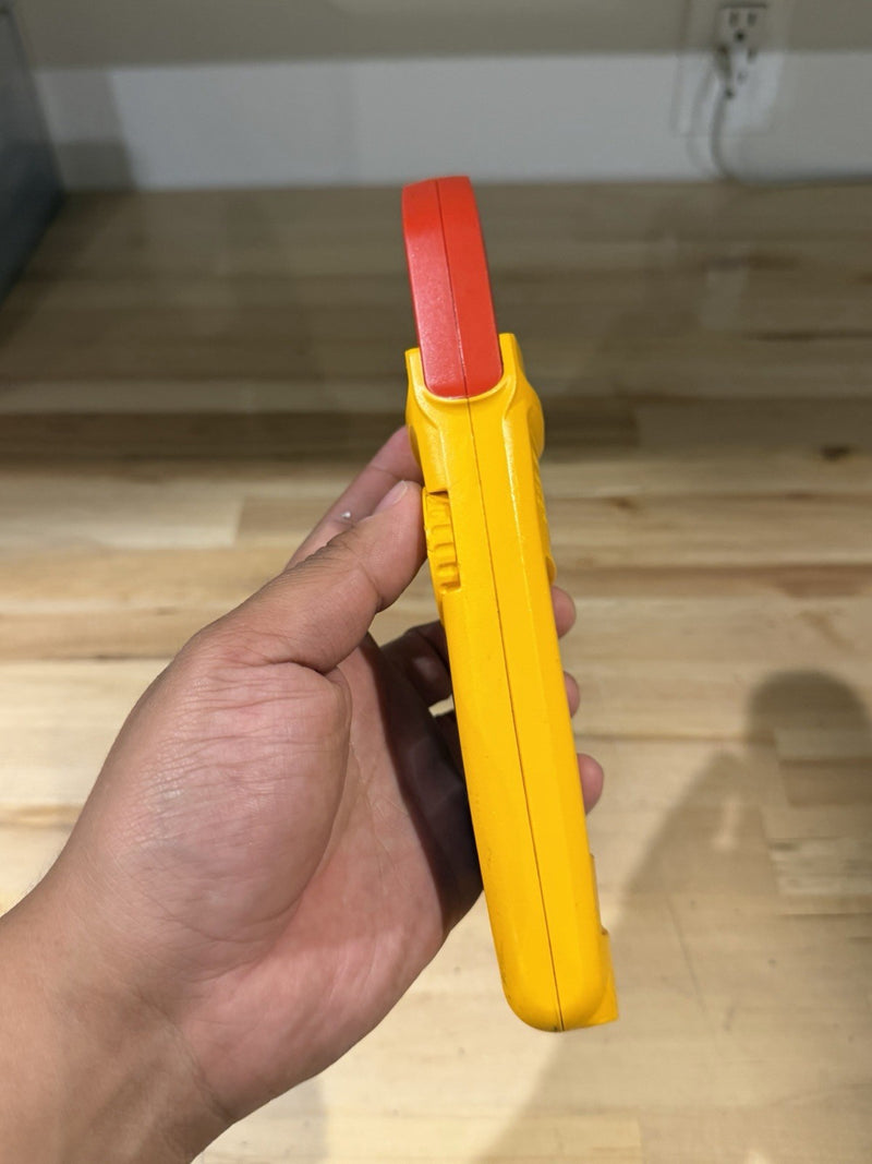 FLUKE 323 TRUE RMS CLAMP METER FOR PARTS