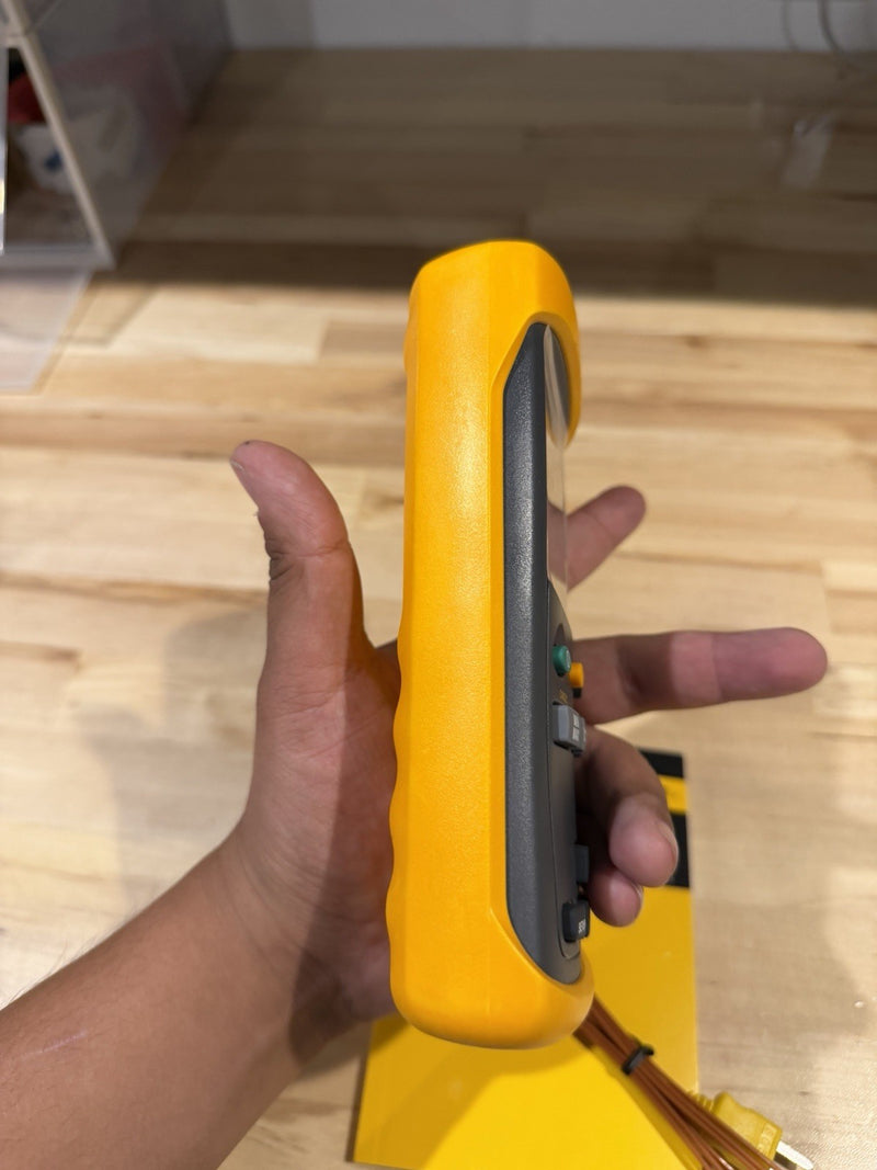FLUKE 51 II THERMOCOUPLE THERMOMETER WITH PROBE & MANUAL