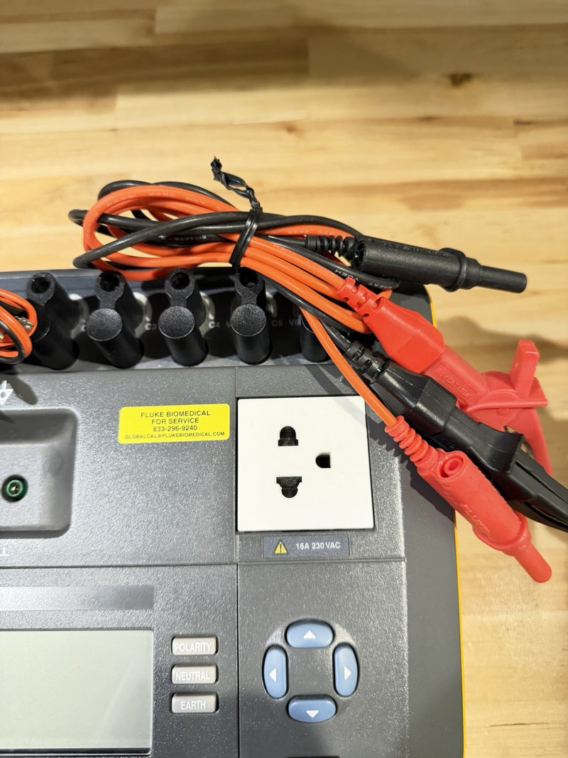 FLUKE ESA620 230V BIOMEDICAL ELECTRICAL SAFETY ANALYZER WITH LEADS & CHARGER