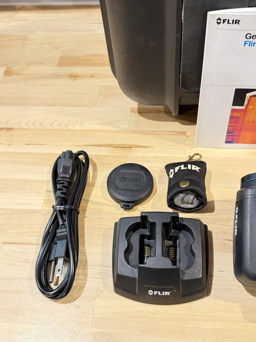 FLIR T420BX THERMAL IMAGING CAMERA WITH CHARGER & BATTERIES TESTED