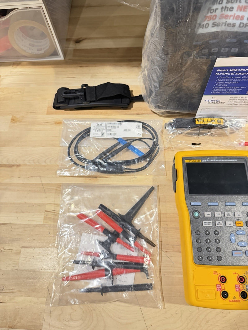 FLUKE 754 DOCUMENTING PROCESS CALIBRATOR W/ ACCESSORIES (NEW) FREE SHIPPING