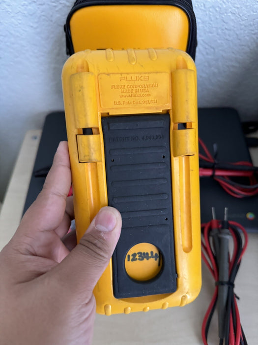 FLUKE 712 RTD PROCESS CALIBRATOR W/ACCESSORIES & BAG - FREE SHIPPING (TESTED)