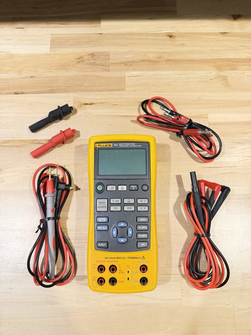 FLUKE 725 MULTIFUNCTION PROCESS CALIBRATOR WITH LEADS & CLIPS