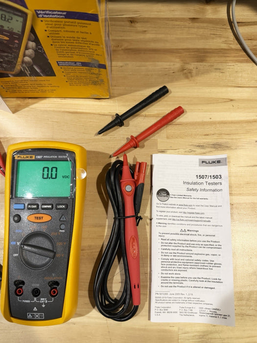 FLUKE 1507 INSULATION MULTIMETER W/ LEADS & CLIPS - SHIPS FAST (NEW)