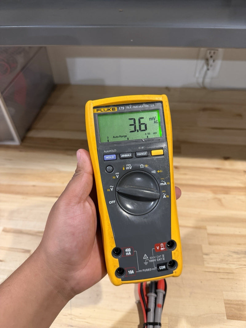 FLUKE 179 MULTIMETER WITH LEADS & CLIPS