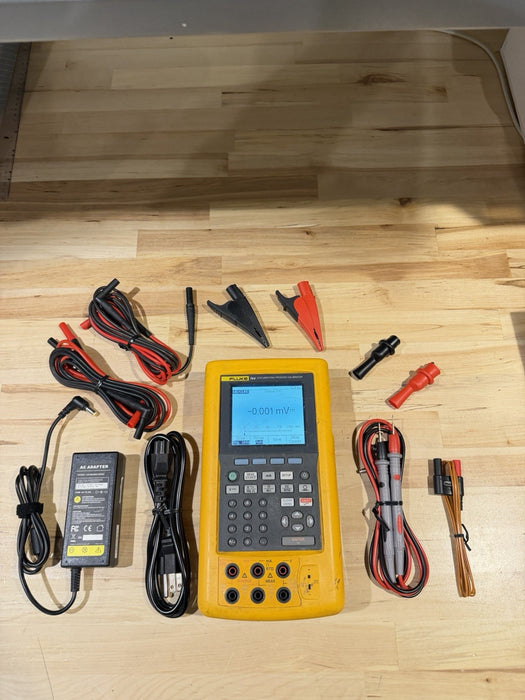 FLUKE 744 DOCUMENTING PRCESS CALIBRATOR W/ LEADS & CHARGER (CALIBRATED 2025)